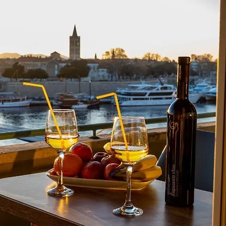 Sundowner Apartman *